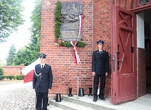 	20.08.2020 r. Uroczystość odsłonięcia epitafiów ks. Kreffta i ks. Wryczy na kościele pw. św. Michała Archanioła w Zblewie.