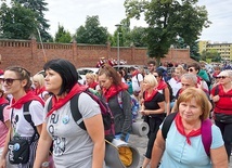 	Wymarsz pielgrzymów z bazyliki św. Antoniego w Rybniku.