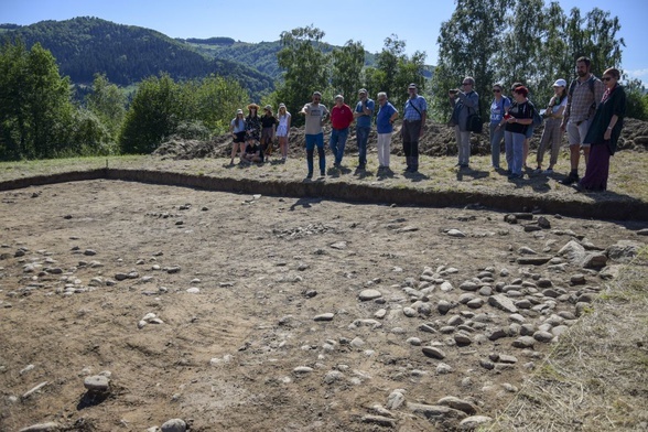 Najnowszy wykop. Warstwa pochodząca z czasów wczesnej epoki żelaza.