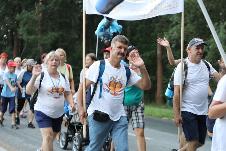 19. Pielgrzymka Dekanatu Czechowickiego na Jasną Górę - na trasie