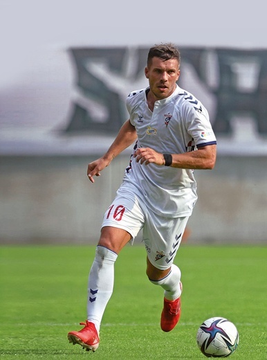 Łukasz Podolski  wrócił do domu  i na zakończenie kariery gra w drużynie Górnika Zabrze, klubu, któremu zawsze kibicował.