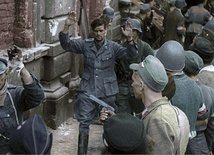 Powstańczy operatorzy ryzykowali życie, rejestrując walki w Śródmieściu, na Starym Mieście, Mokotowie i Powiślu.