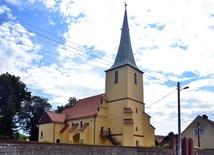 Piknik kościelny w Mojęcicach - modlitwa, pszczoły i rajd