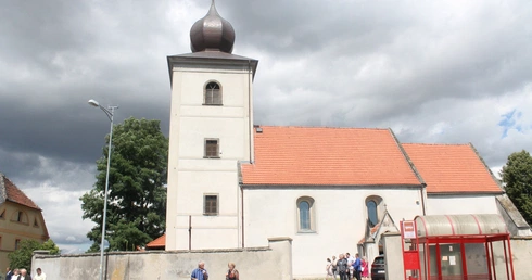 Hierarcha przybywa na obchody