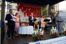 Wydarzenie odbędzie się 15 sierpnia o godz. 19 w Parku im. Marii i Lecha Kaczyńskich na Kamiennej Górze w Gdyni. Wstęp wolny.