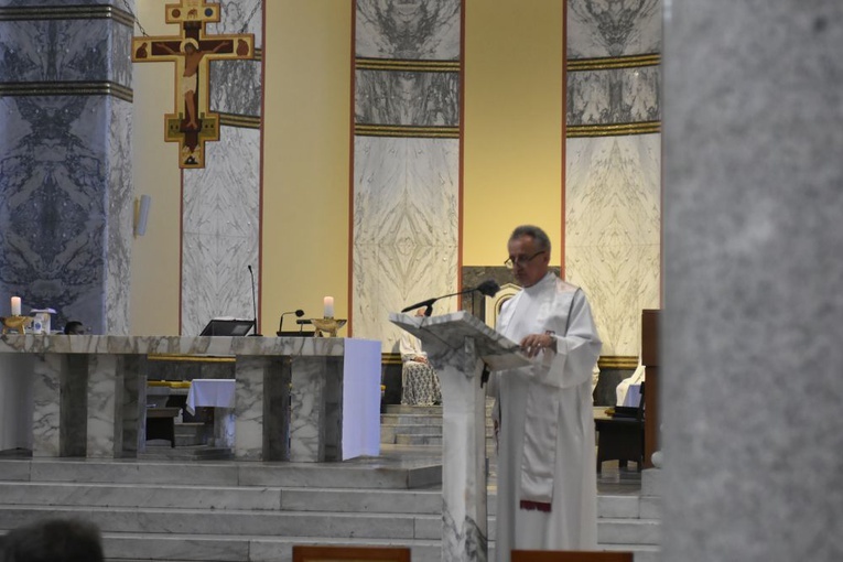 Radosne spotkanie oaz przy kościele pw. św. Anzelma w Rzymie