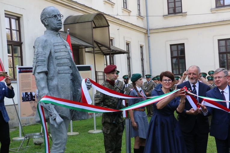 Kraków. Pomnik węgierskiego bratanka