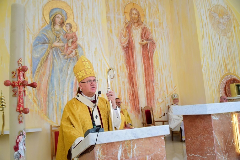Zagaje. Poświęcenie kościoła