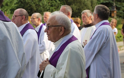 Uroczystości pogrzebowe śp. ks. kan. Wojciecha Janke w Lalikach
