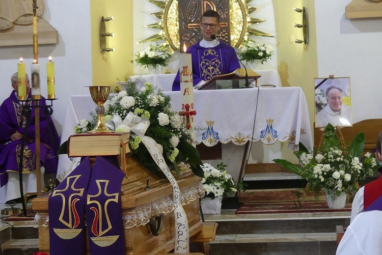 Uroczystości pogrzebowe śp. ks. kan. Wojciecha Janke w Lalikach