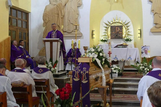 Uroczystości pogrzebowe śp. ks. kan. Wojciecha Janke w Lalikach