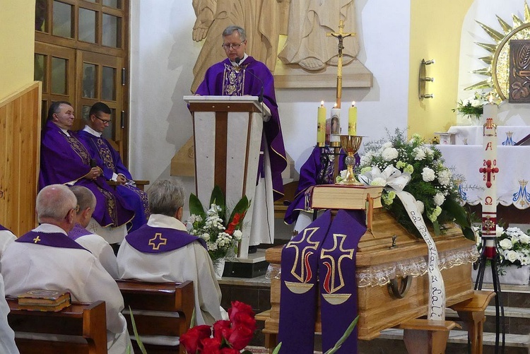 Uroczystości pogrzebowe śp. ks. kan. Wojciecha Janke w Lalikach