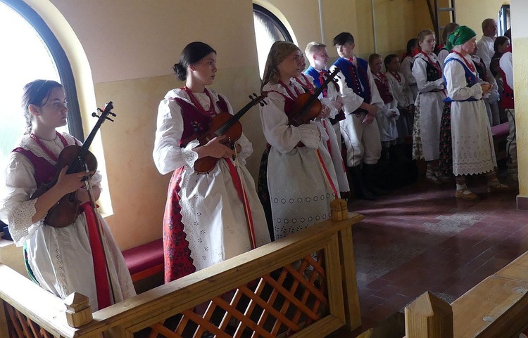 Uroczystości pogrzebowe śp. ks. kan. Wojciecha Janke w Lalikach