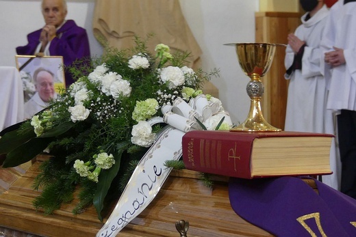 Uroczystości pogrzebowe śp. ks. kan. Wojciecha Janke w Lalikach