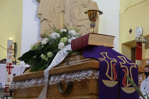 Uroczystości pogrzebowe śp. ks. kan. Wojciecha Janke w Lalikach