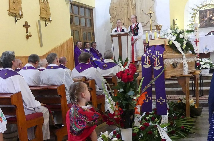 Uroczystości pogrzebowe śp. ks. kan. Wojciecha Janke w Lalikach