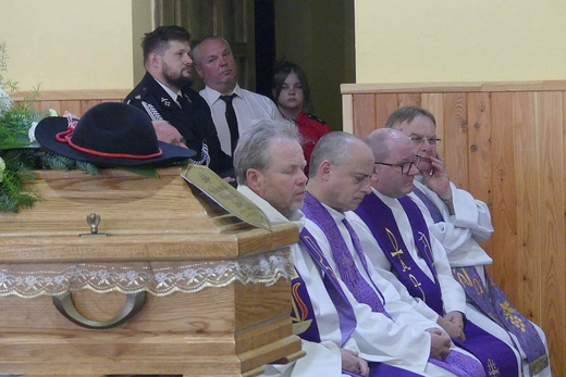 Uroczystości pogrzebowe śp. ks. kan. Wojciecha Janke w Lalikach