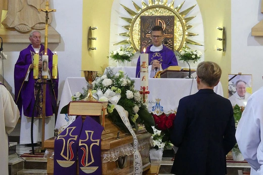 Uroczystości pogrzebowe śp. ks. kan. Wojciecha Janke w Lalikach