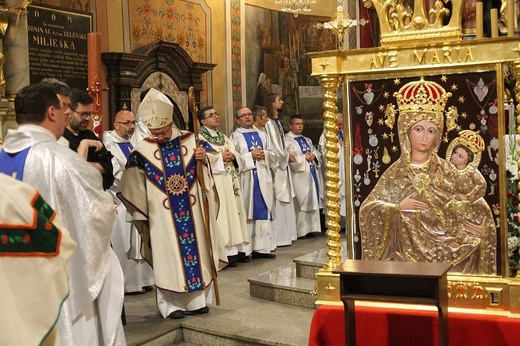 Abp Grzegorz Ryś na nabożeństwie fatimskim z góralami w Rychwałdzie