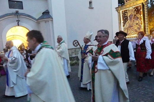 Abp Grzegorz Ryś na nabożeństwie fatimskim z góralami w Rychwałdzie