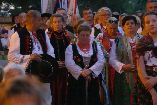 Abp Grzegorz Ryś na nabożeństwie fatimskim z góralami w Rychwałdzie