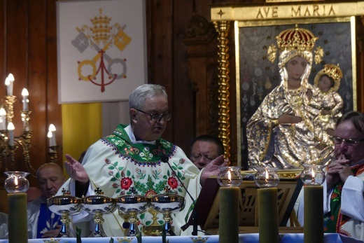 Abp Grzegorz Ryś na nabożeństwie fatimskim z góralami w Rychwałdzie