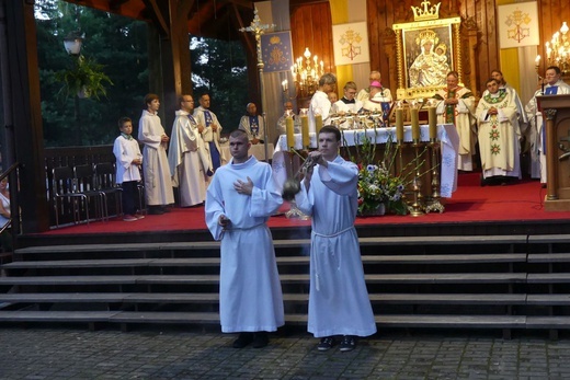 Abp Grzegorz Ryś na nabożeństwie fatimskim z góralami w Rychwałdzie