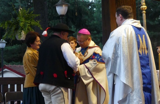 Abp Grzegorz Ryś na nabożeństwie fatimskim z góralami w Rychwałdzie
