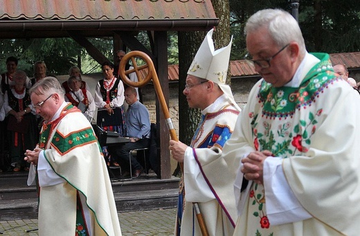 Abp Grzegorz Ryś na nabożeństwie fatimskim z góralami w Rychwałdzie