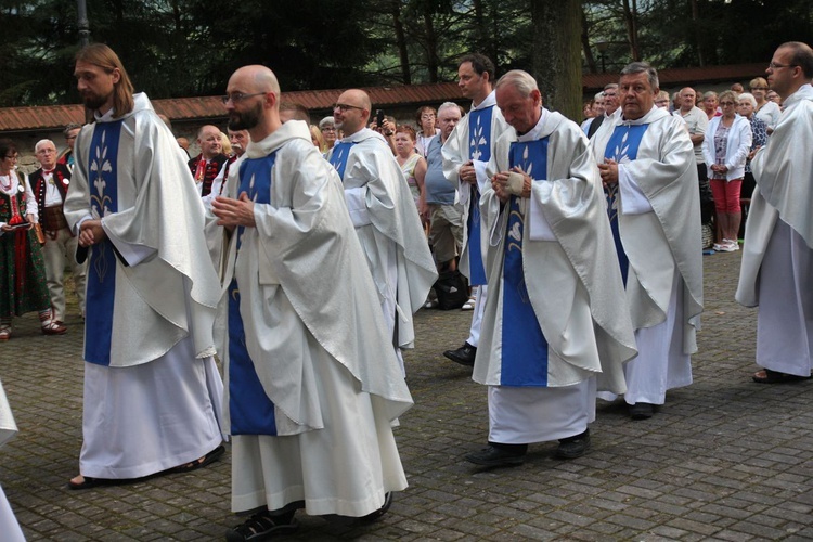 Abp Grzegorz Ryś na nabożeństwie fatimskim z góralami w Rychwałdzie