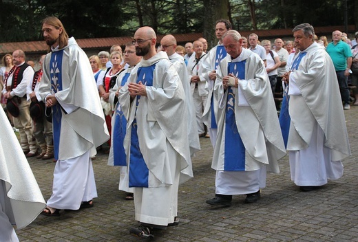Abp Grzegorz Ryś na nabożeństwie fatimskim z góralami w Rychwałdzie