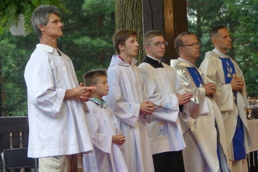 Abp Grzegorz Ryś na nabożeństwie fatimskim z góralami w Rychwałdzie