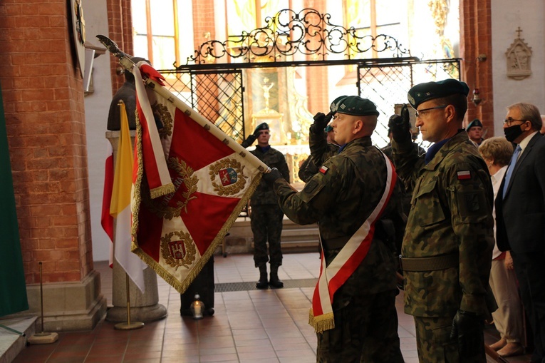 15 sierpnia 2021 w  bazylice garnizonowej - Święto Wojska Polskiego