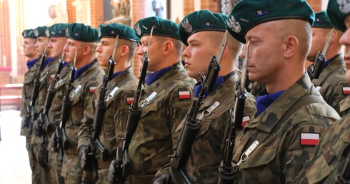 15 sierpnia 2021 w  bazylice garnizonowej - Święto Wojska Polskiego