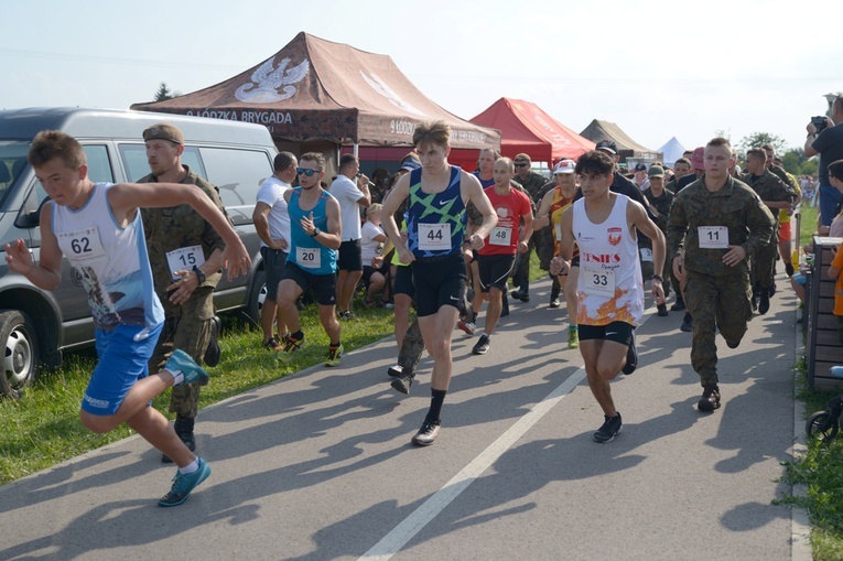 W Biegu Tropem Wilczym uczestnicy upamiętnili żołnierzy wyklętych.