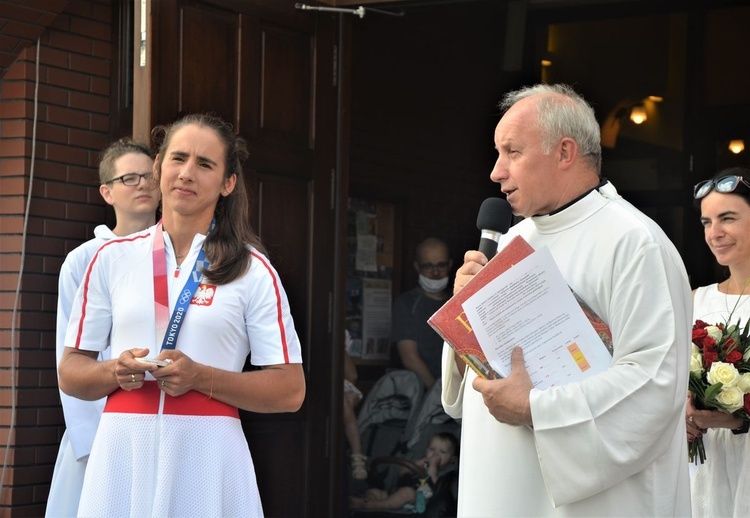 Powitanie wioślarki Marii Sajdak w parafii Kraków-Kliny