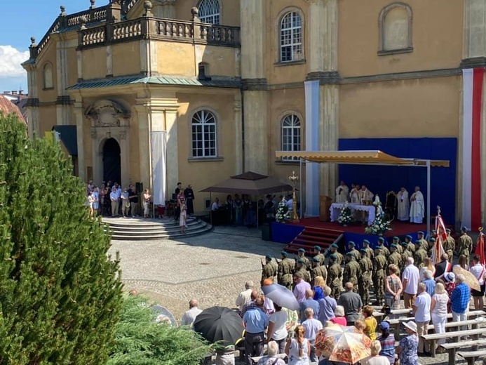 Wniebowzięcie u Królowej Rodzin