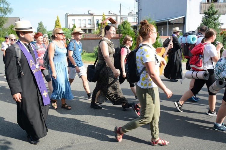 Start jedynek niebieskiej i żółtej