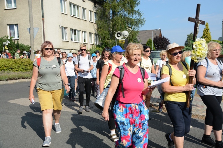 Start jedynek niebieskiej i żółtej