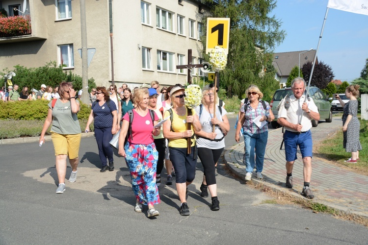 Start jedynek niebieskiej i żółtej