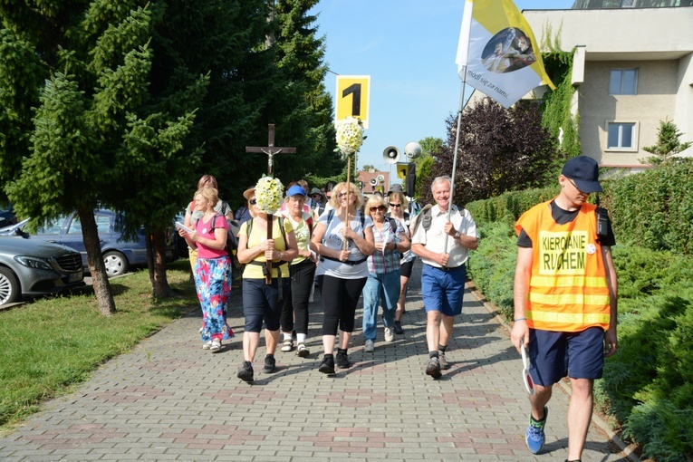 Start jedynek niebieskiej i żółtej