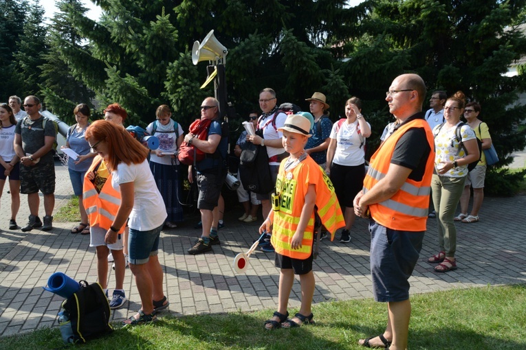 Start jedynek niebieskiej i żółtej