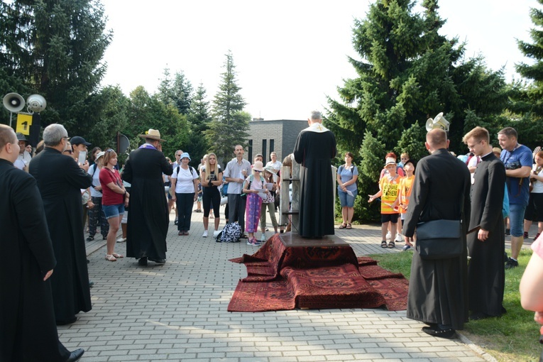 Start jedynek niebieskiej i żółtej