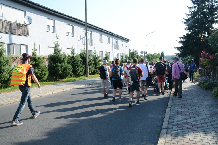 Start jedynek niebieskiej i żółtej