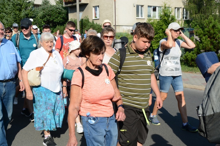 Start jedynek niebieskiej i żółtej