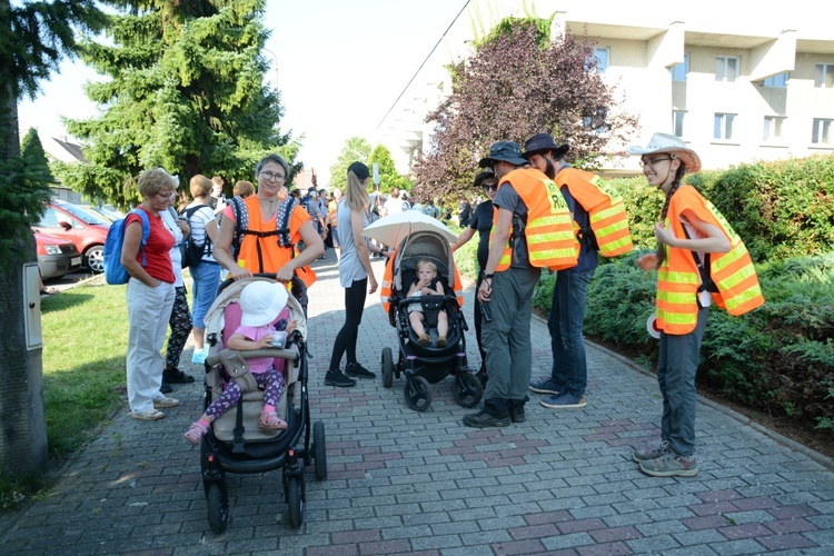 Start jedynek niebieskiej i żółtej