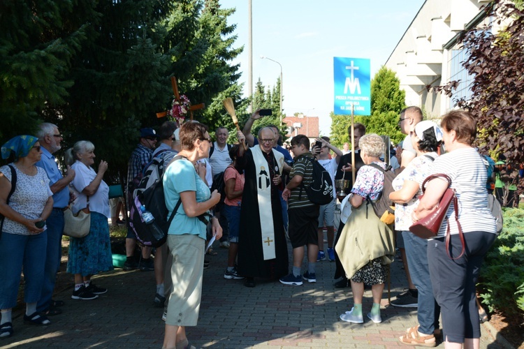 Start jedynek niebieskiej i żółtej