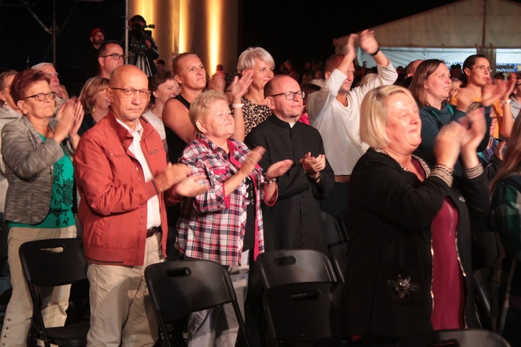 Głuszyca. Koncert Polskiej Orkiestry Muzyki Filmowej i SOUND’n Grace