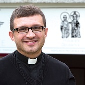 ▲	Ks. Krzysztof Kralka jest uznanym ewangelizatorem i rekolekcjonistą, założycielem i dyrektorem Pallotyńskiej Szkoły Nowej Ewangelizacji.