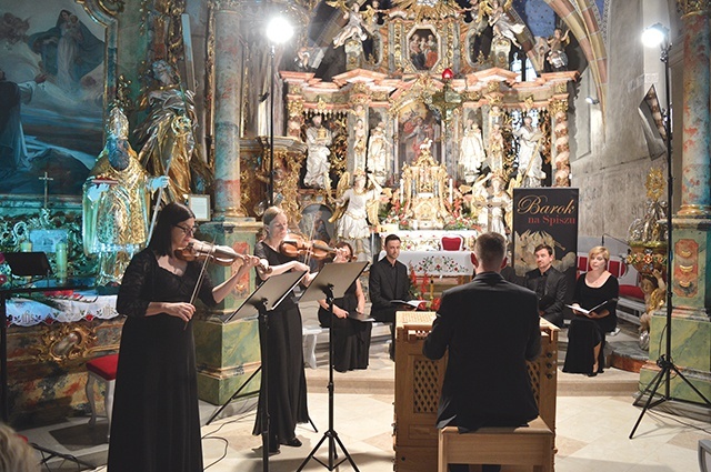 Występuje tu wielu artystów, biorących udział m.in. w Festiwalu "Barok na Spiszu". Tegoroczny koncert zaplanowano na 22 sierpnia o godz. 17.